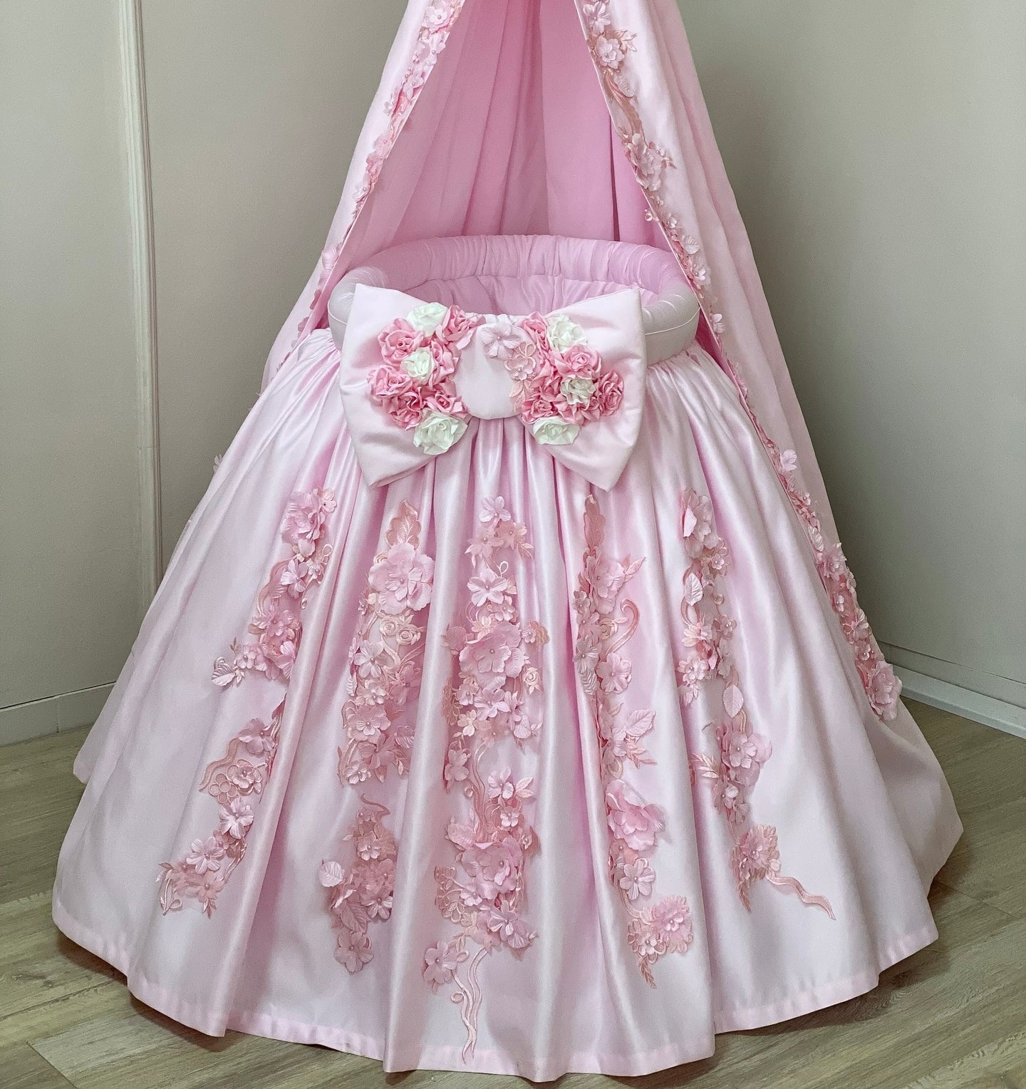 Dressed Moses Basket, Long Skirt Stand – LINGLUX BESPOKE BABY